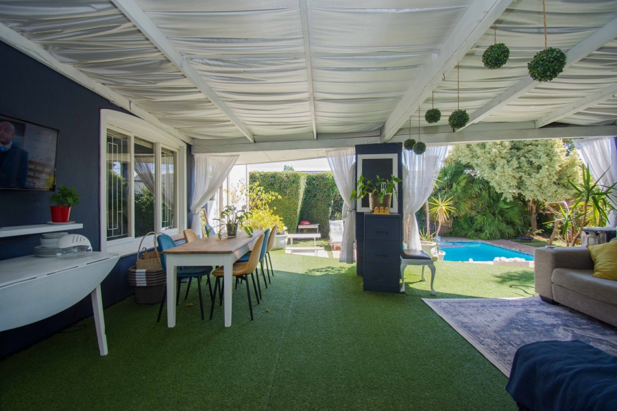 4 Bedroom Property for Sale in Parel Vallei Western Cape